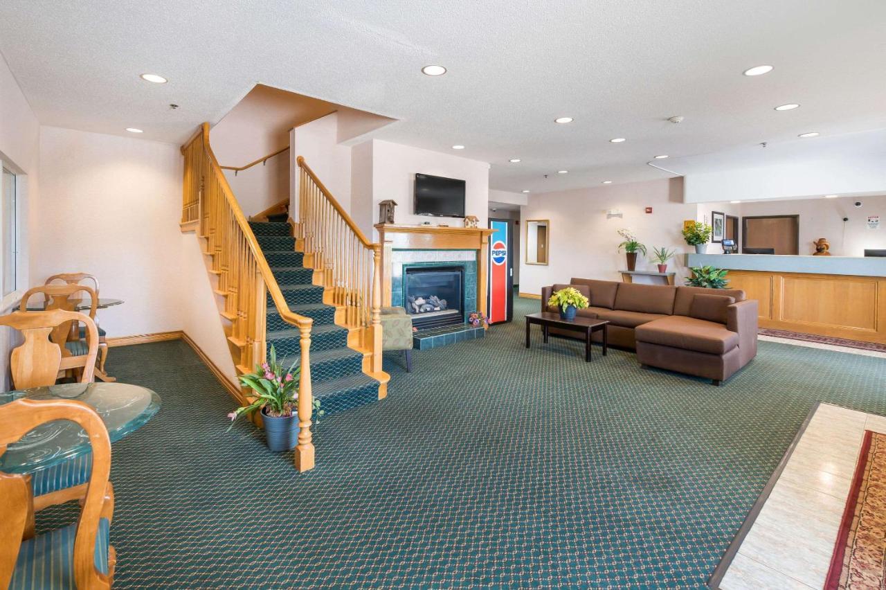 Rodeway Inn Urbana Champaign University Area Ngoại thất bức ảnh